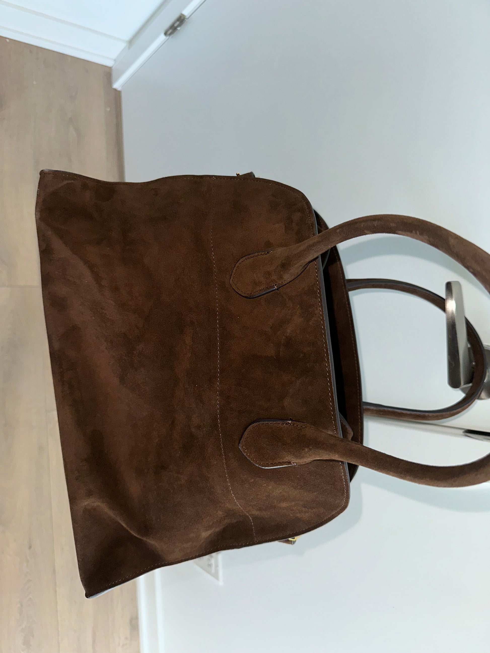 THE ROW SOFT MARGAUX 17 BAG IN SUEDE - Private property 