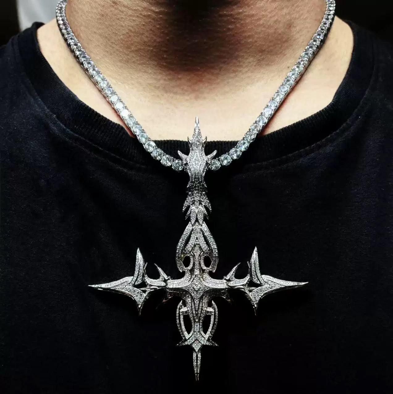 Apex pendant - Private property 