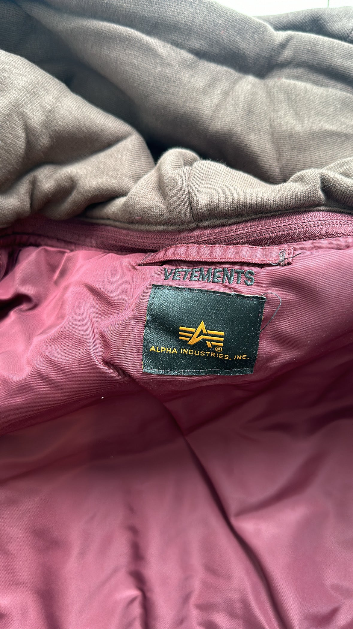 Vetements brown bomber jacket - Private property 