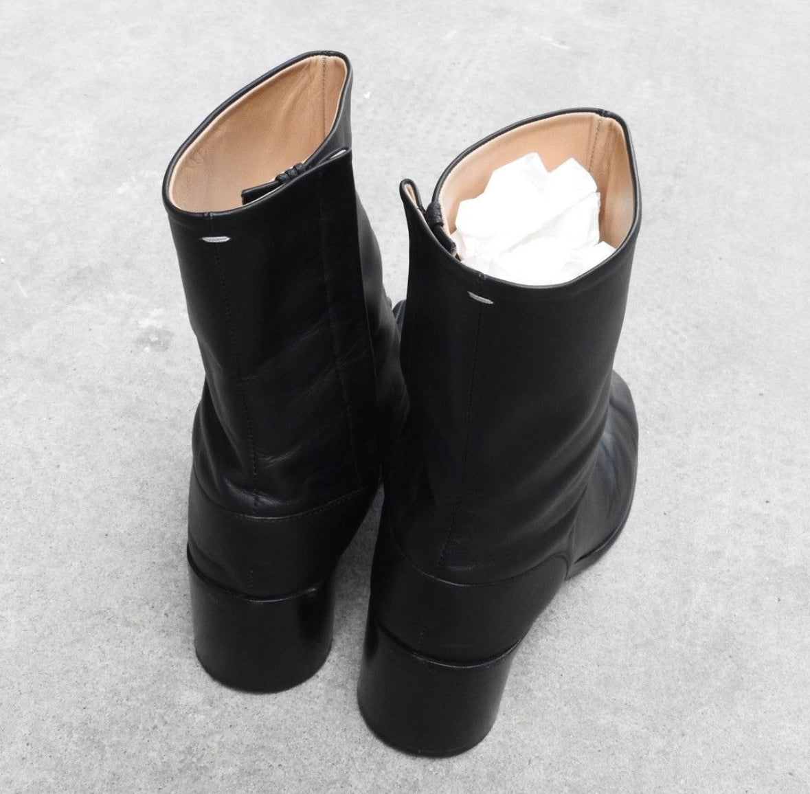 Maison Margiela black tabi boots - Private property 