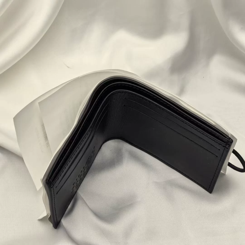 Maison Margiela receipt Dollar Bill Artisanal
Wallet - Private property 