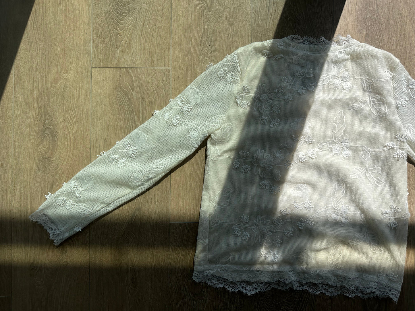 White floral button up shirt - Private property 