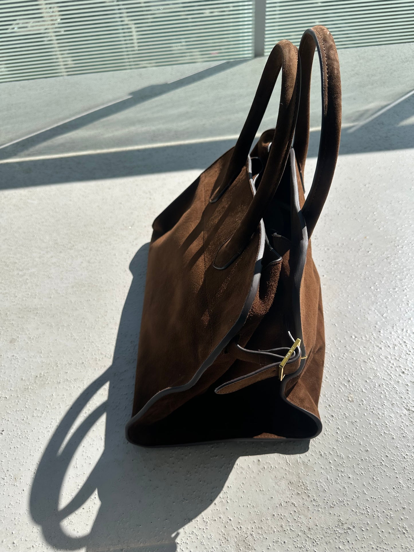 THE ROW SOFT MARGAUX 17 BAG IN SUEDE - Private property 