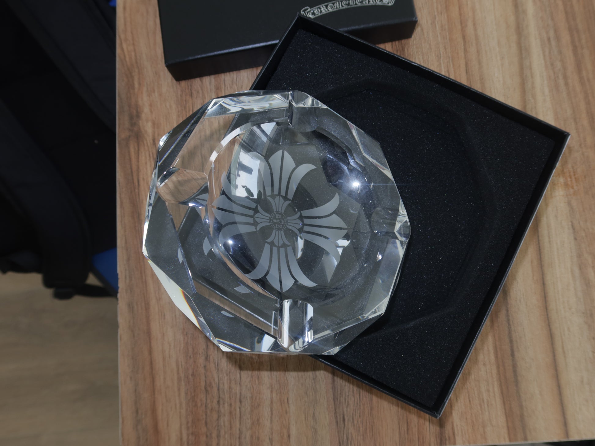 Chrome hearts baccarat glass ash tray - Private property 