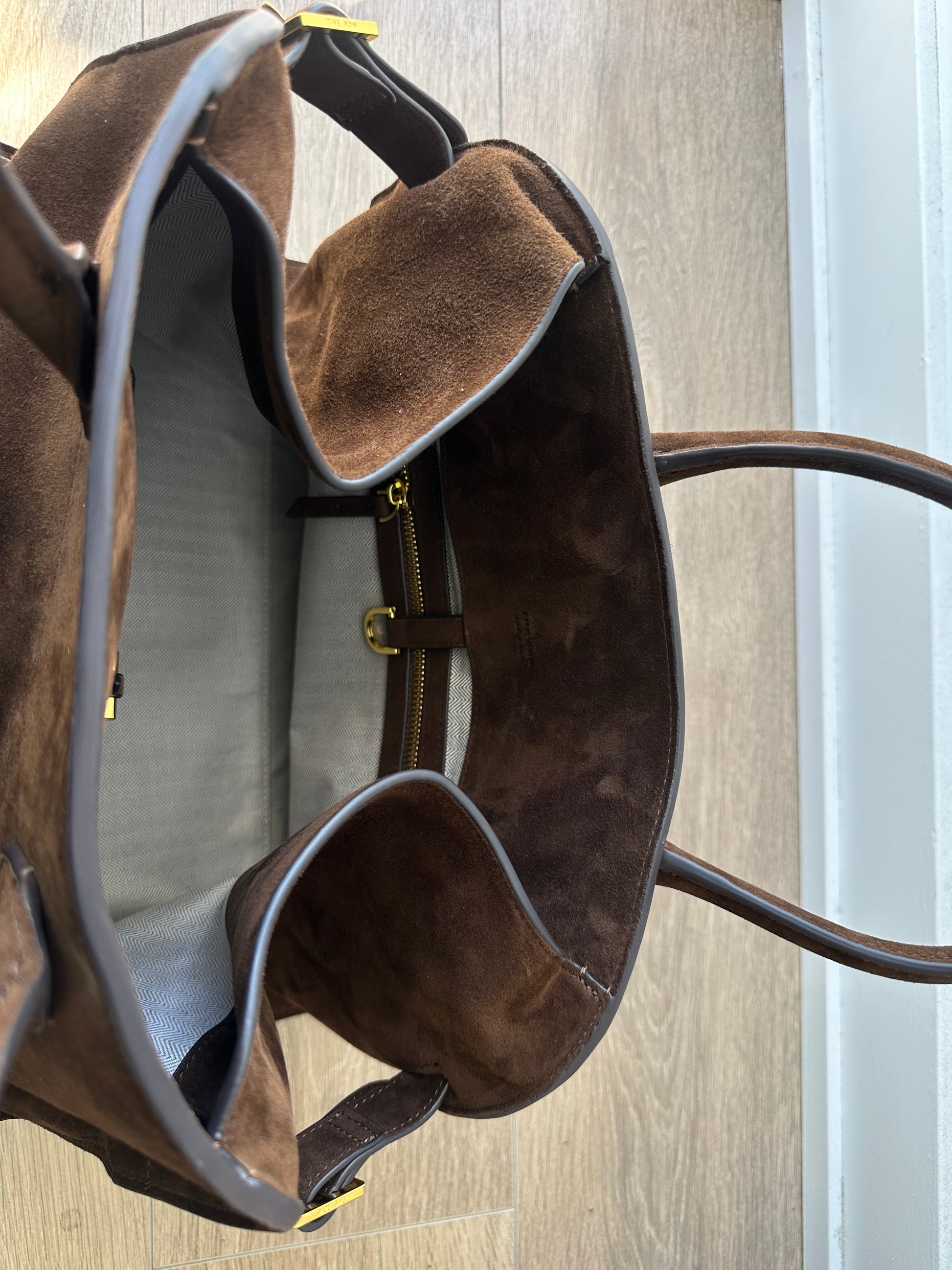THE ROW SOFT MARGAUX 17 BAG IN SUEDE - Private property 