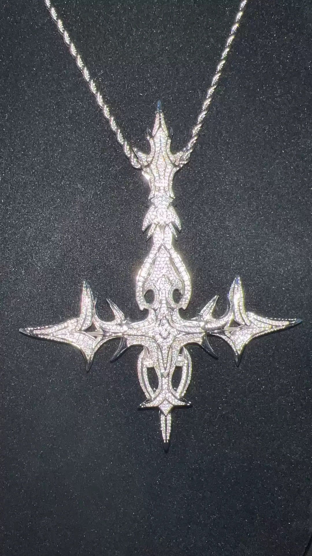 Apex pendant - Private property 