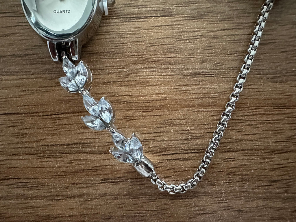 Elegant Silver Quartz Bracelet Watch - Private property 