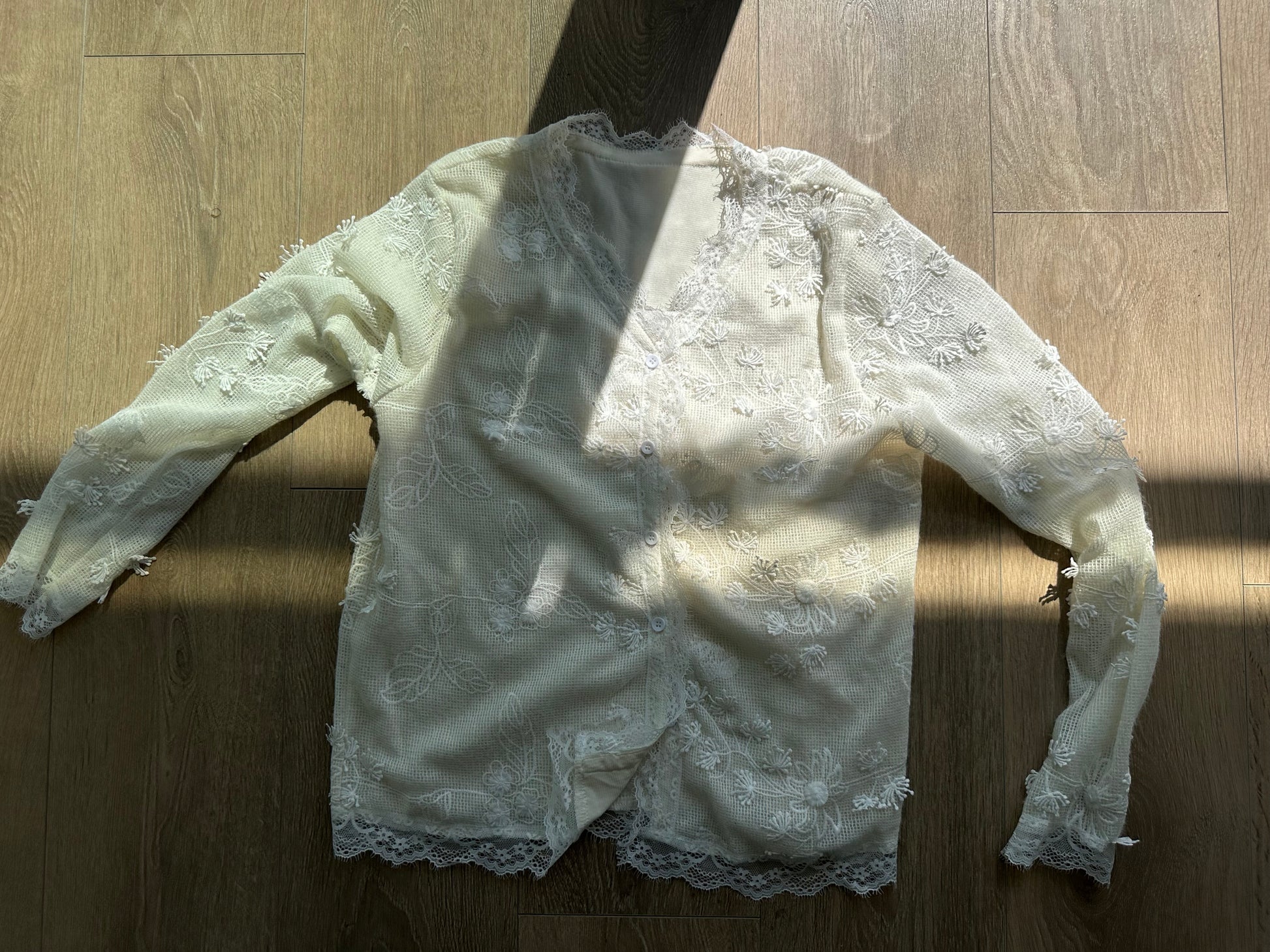 White floral button up shirt - Private property 