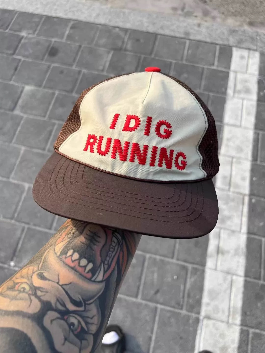 I dig running trucker hat - Private property 