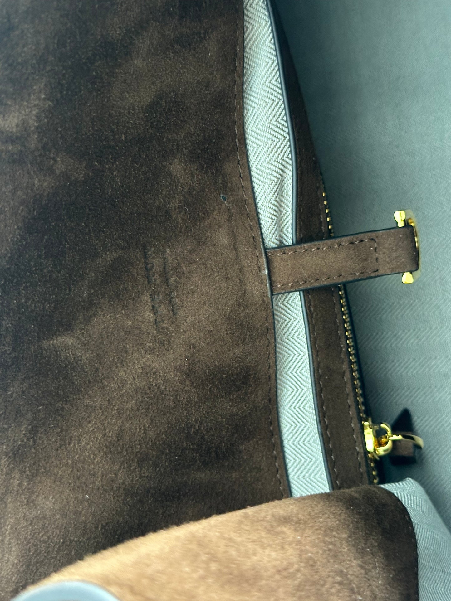 THE ROW SOFT MARGAUX 17 BAG IN SUEDE - Private property 