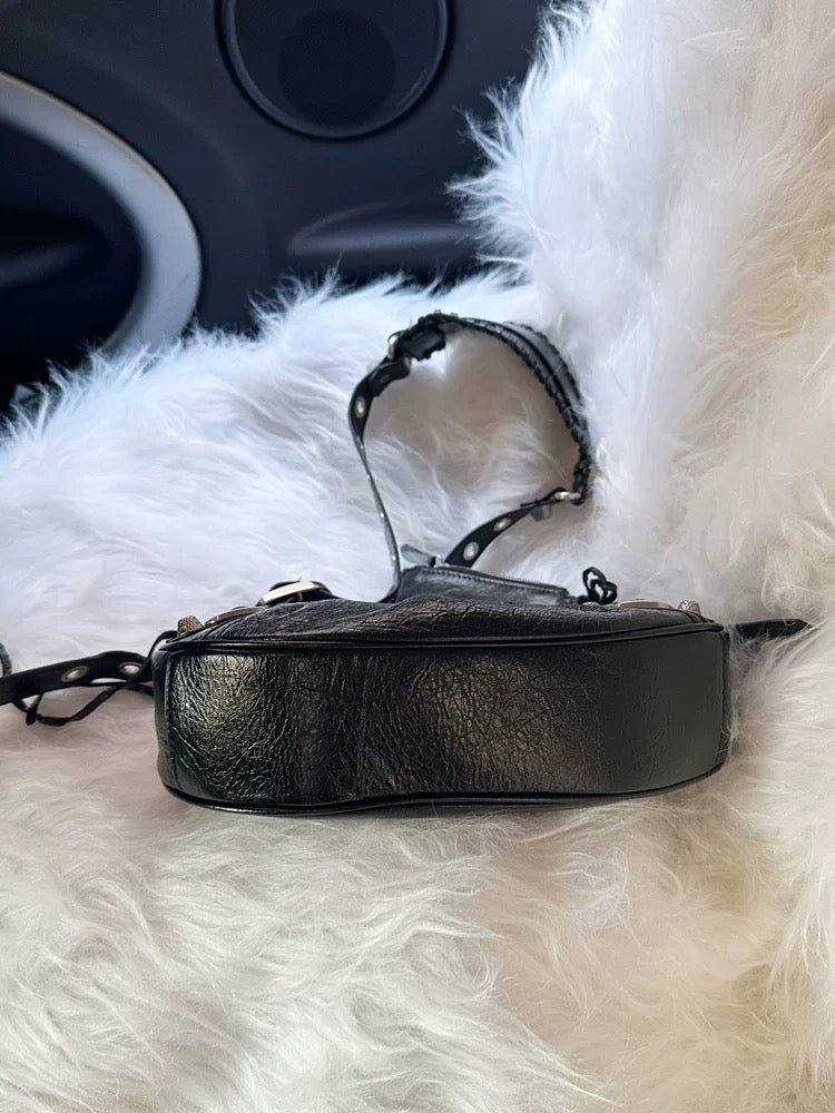 Balenciaga Le Cagole 
Shoulder Bag - Private property 