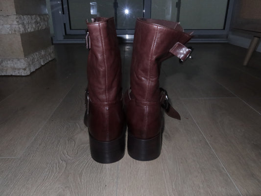 Leather heel boots - Private property 