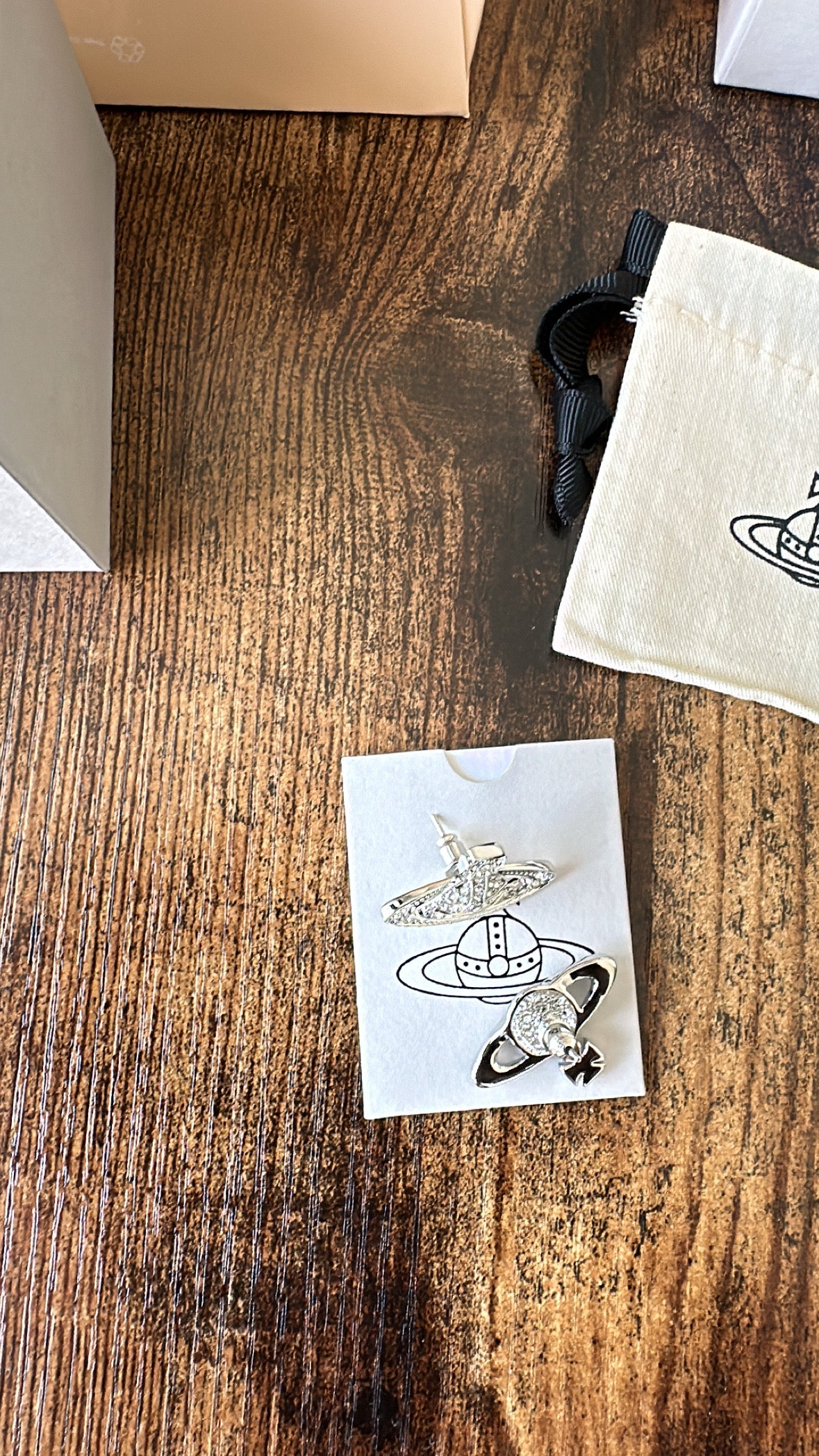 vivienne westwood earrings - Private property 