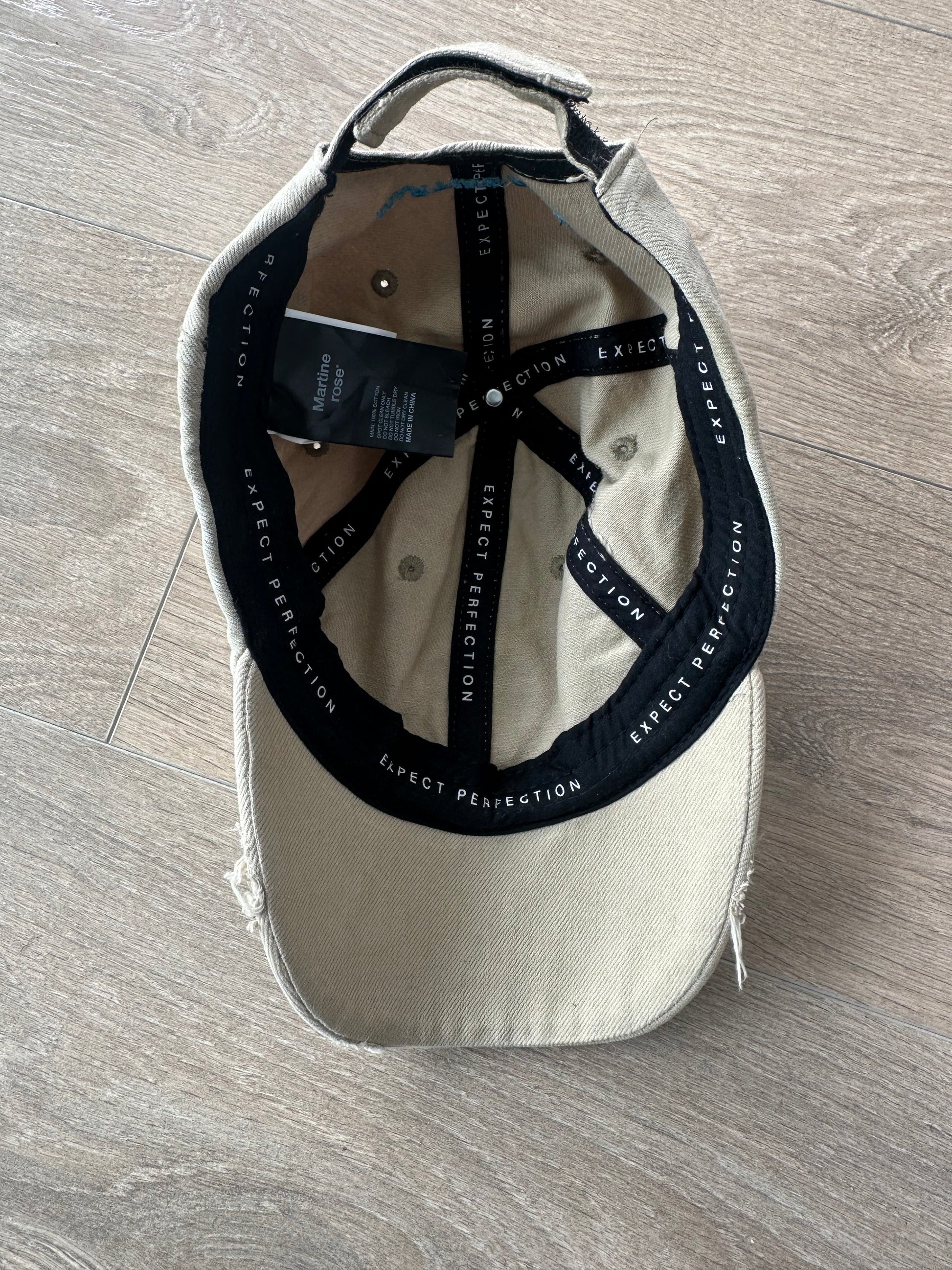 Martin rose hat - Private property 