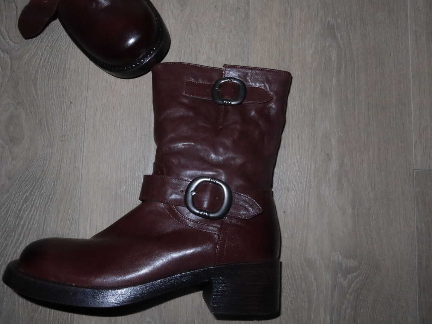 Leather heel boots - Private property 