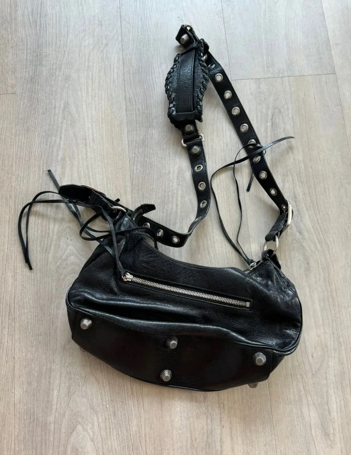 Balenciaga Le Cagole 
Shoulder Bag - Private property 