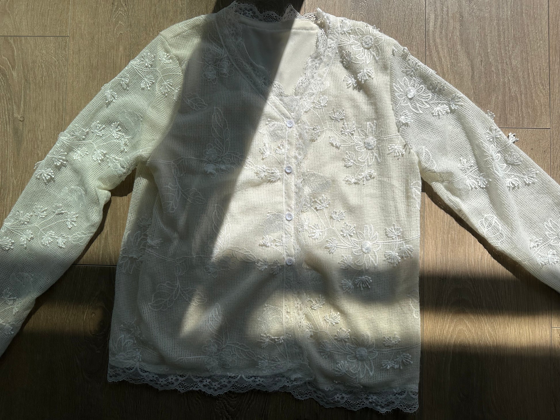 White floral button up shirt - Private property 