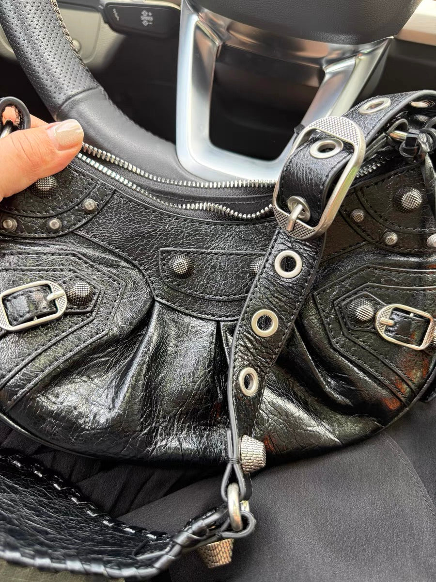 Balenciaga Le Cagole 
Shoulder Bag - Private property 