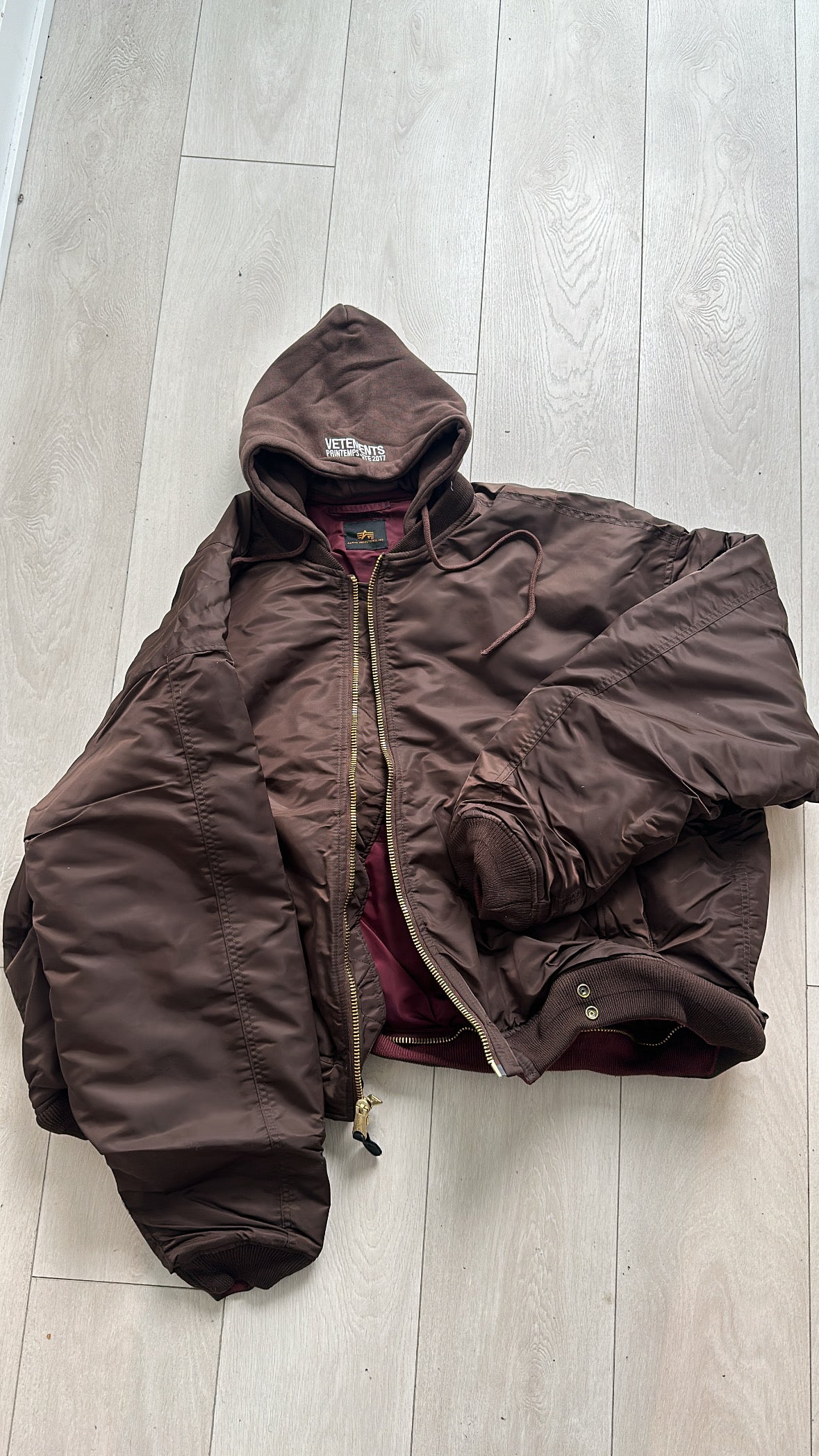 Vetements brown bomber jacket - Private property 