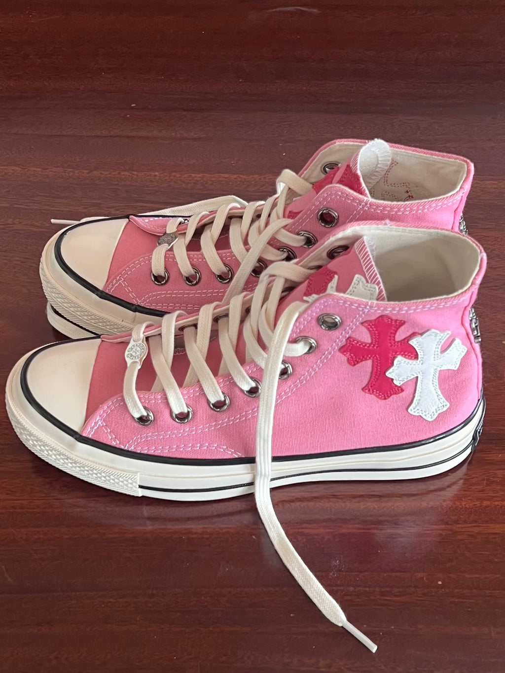 Rose relic chucks