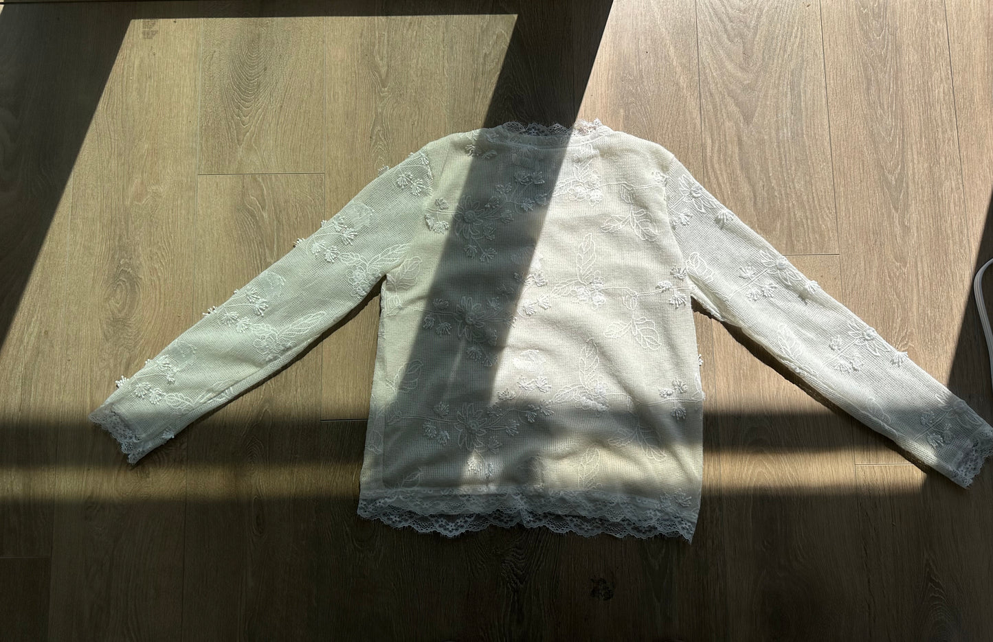 White floral button up shirt - Private property 