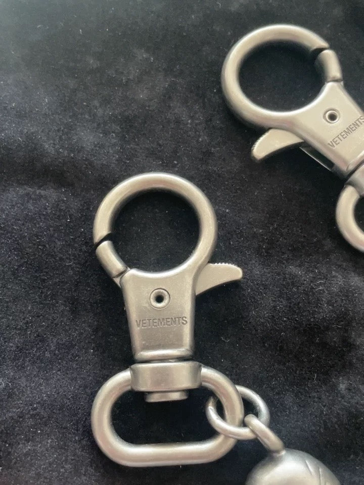 Vetements skull keychain - Private property 