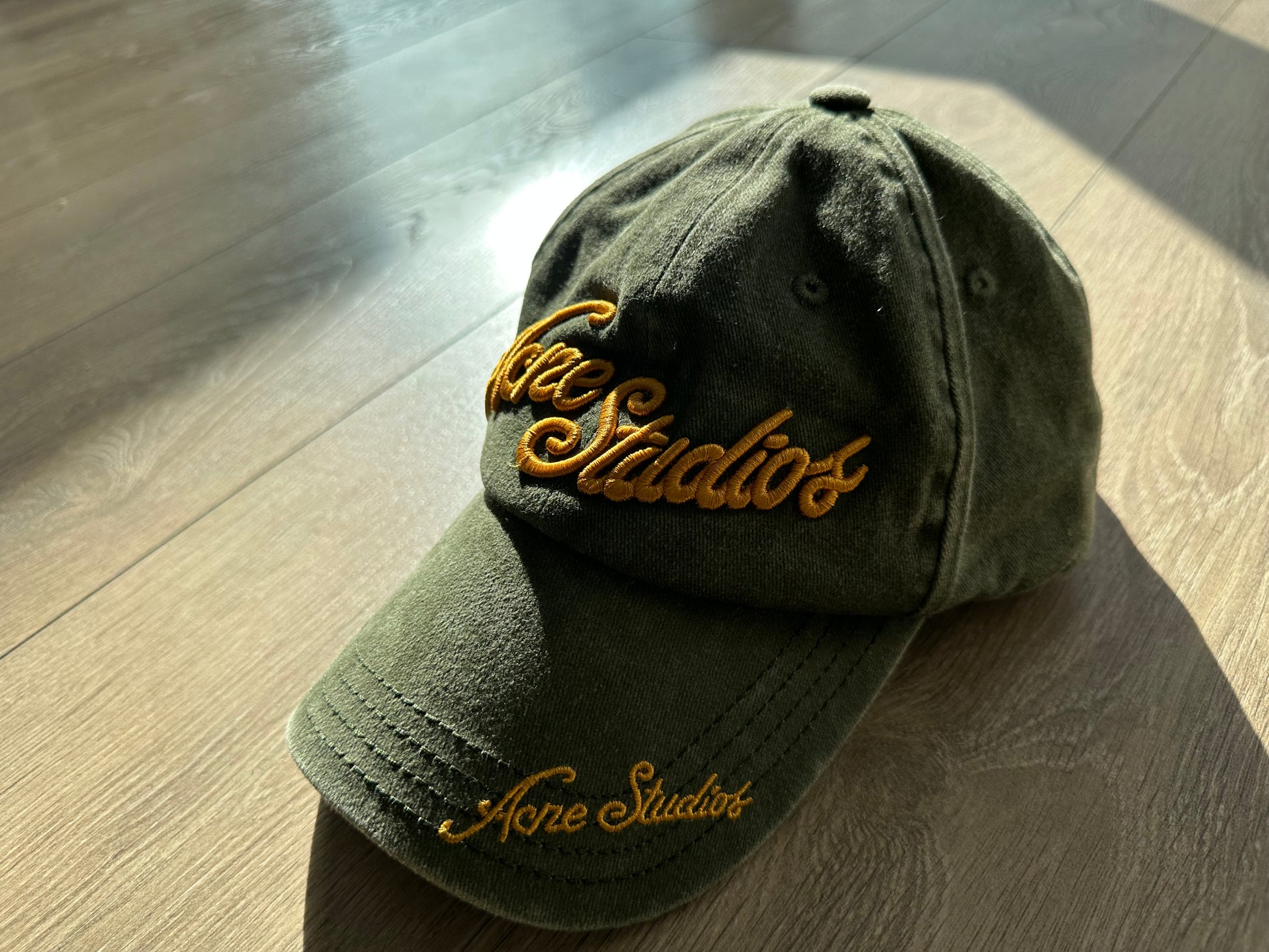 Acne studio hat - Private property 