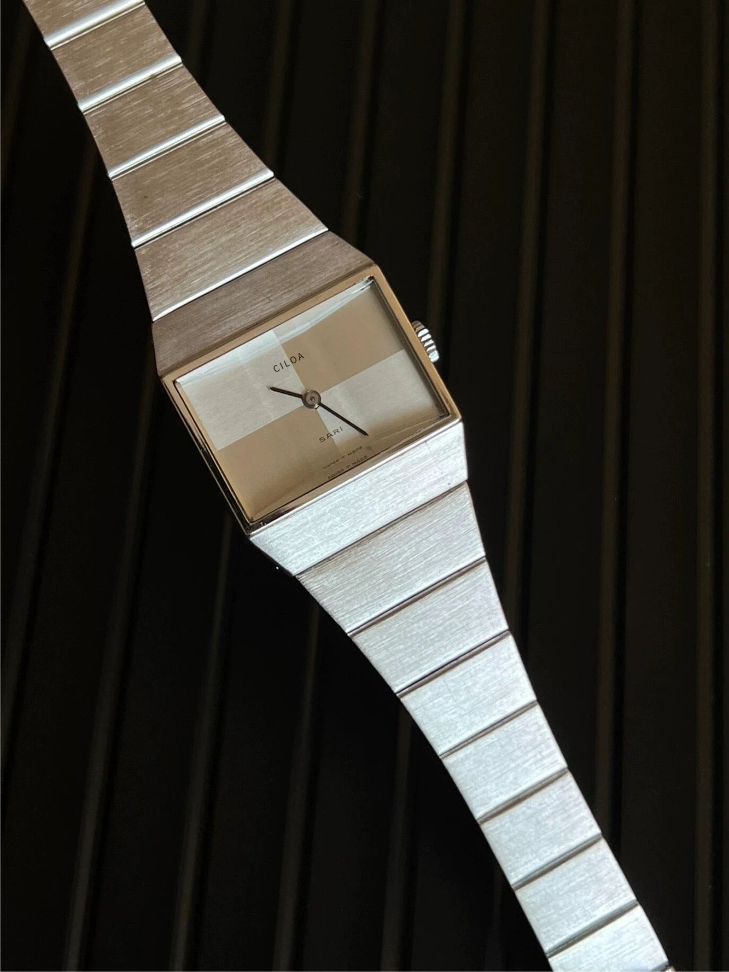 Minimal watch - Private property 