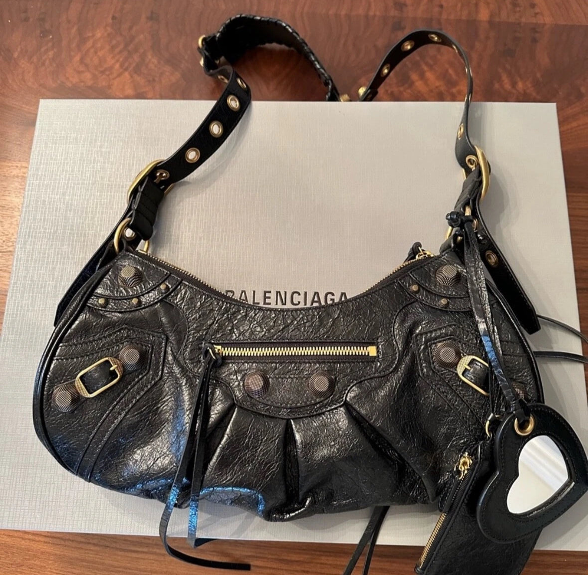 Balenciaga Le Cagole 
Shoulder Bag - Private property 