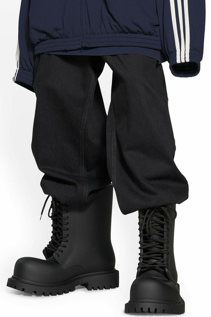 Stomper boots - Private property 