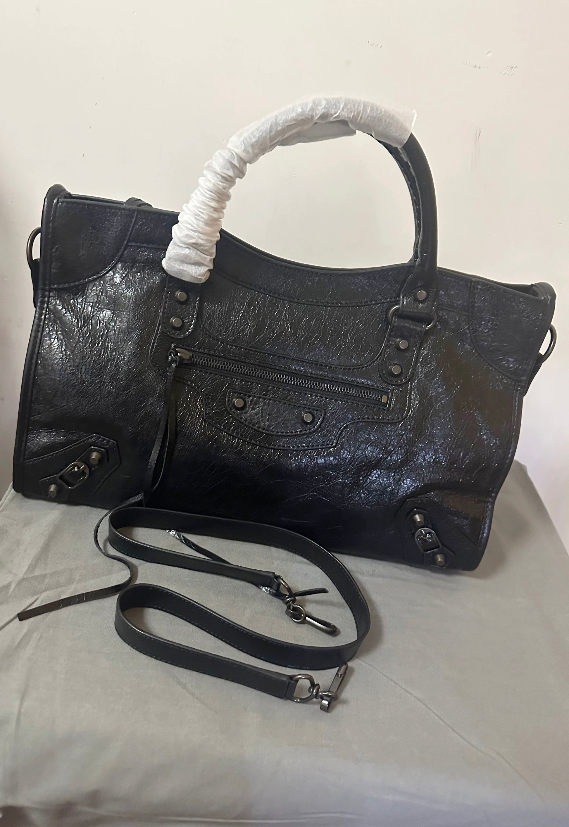 Balenciaga city leather stud bag - Private property 