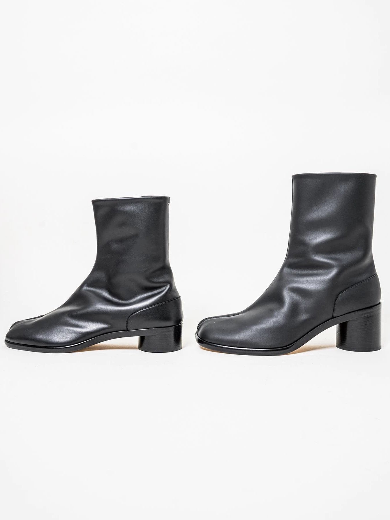 Maison Margiela black tabi boots - Private property 