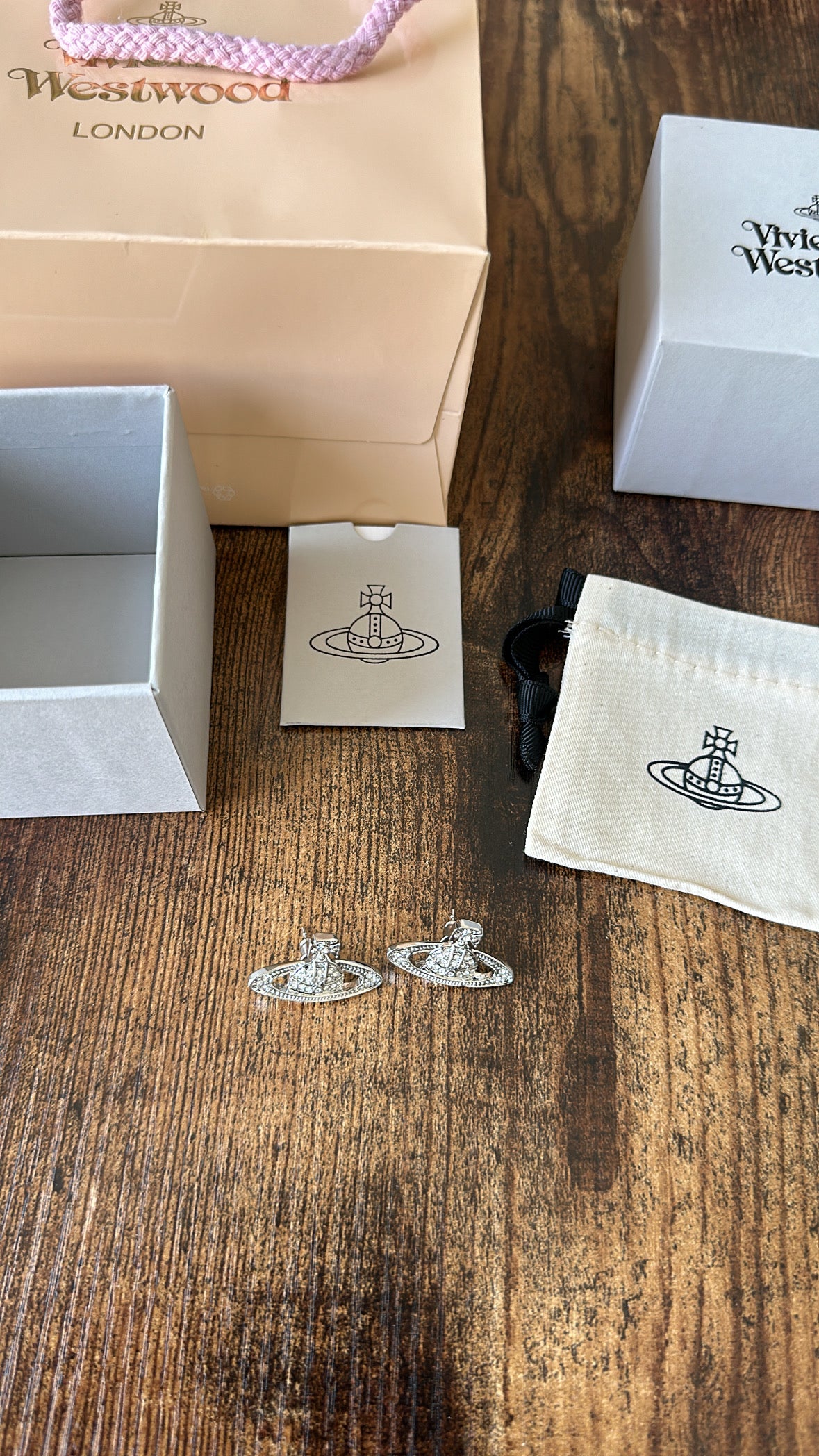vivienne westwood earrings - Private property 