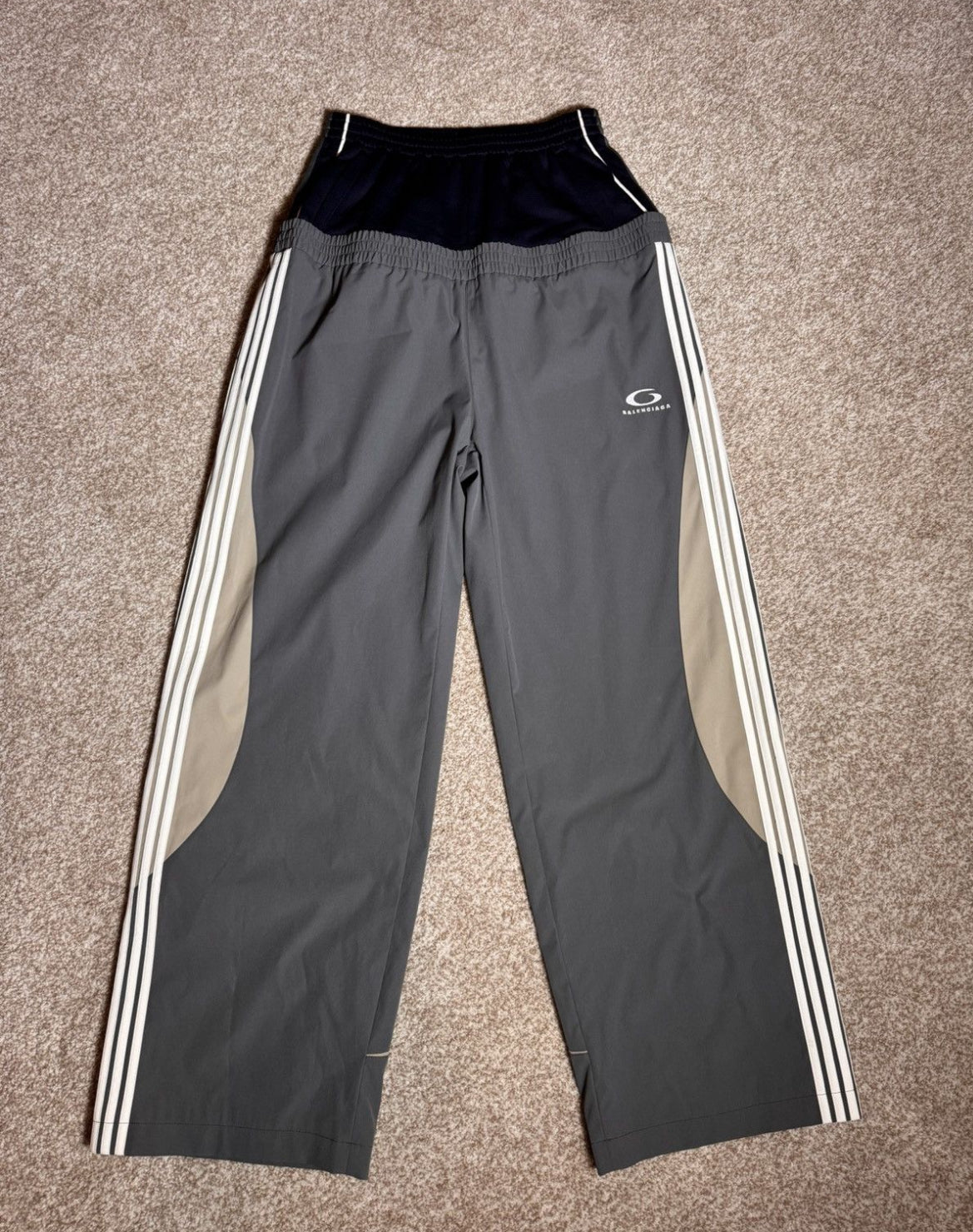 Double waisted balenciaga sweatpants - Private property 