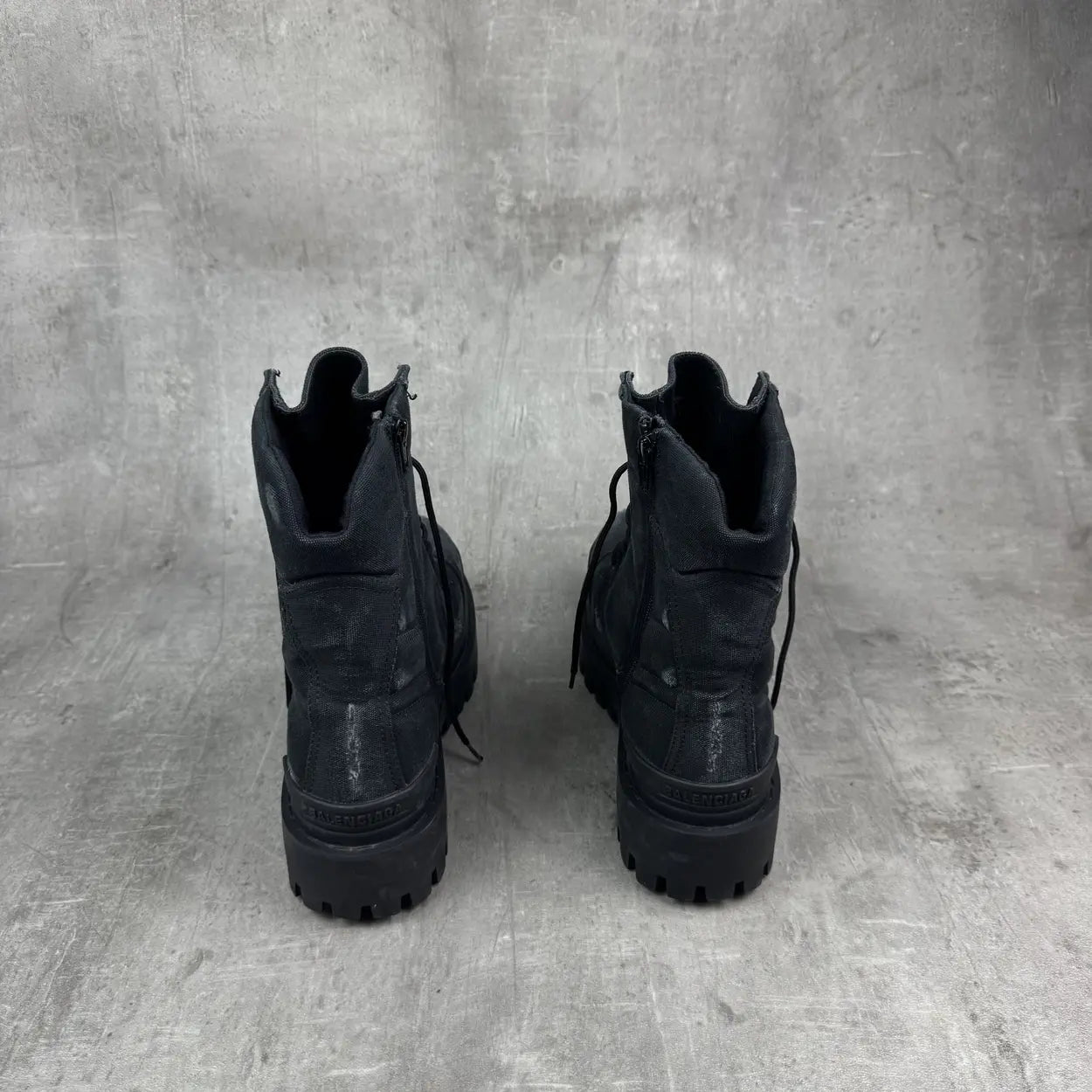 Balenciaga strike boots - Private property 