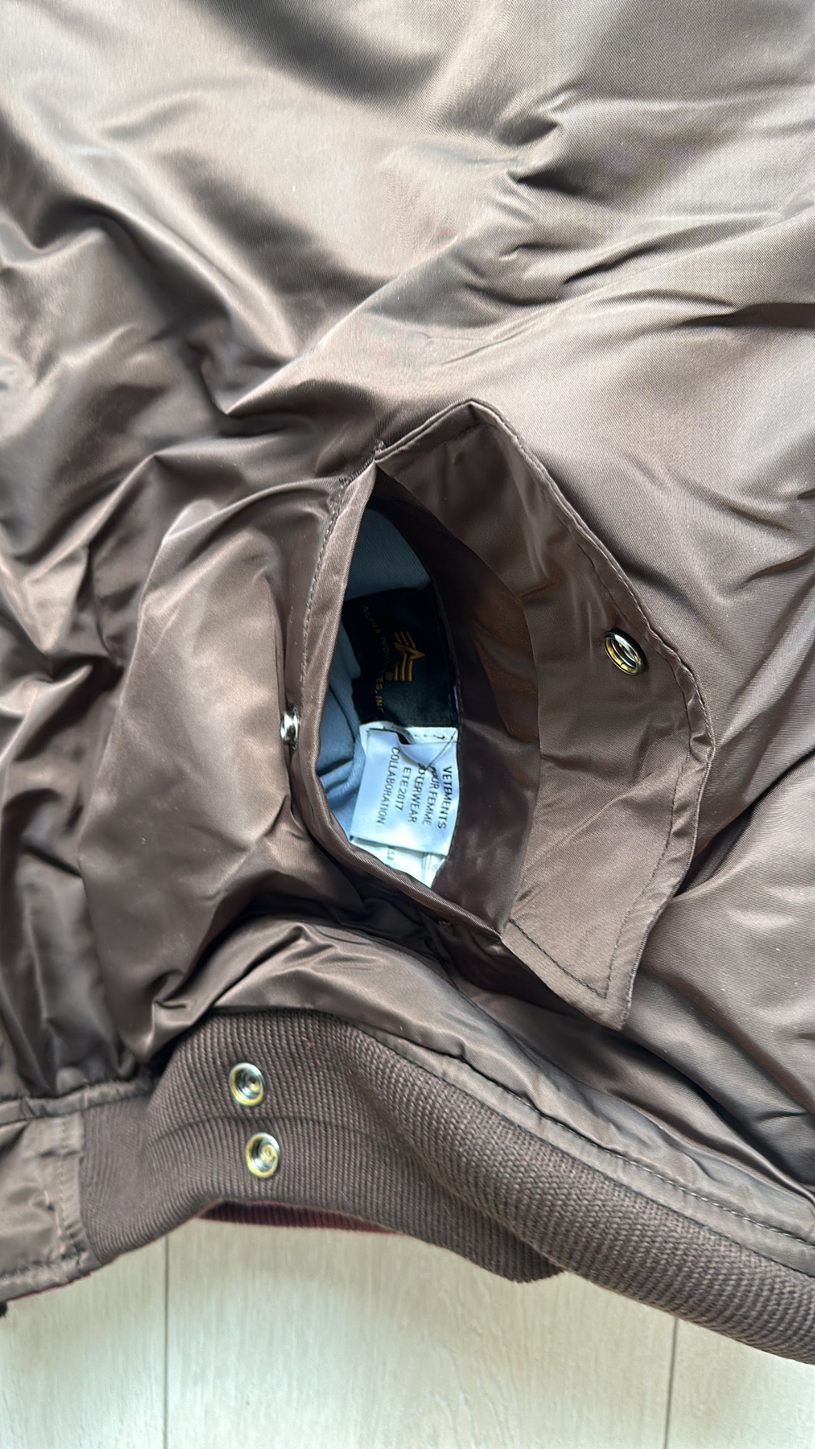 Vetements brown bomber jacket - Private property 