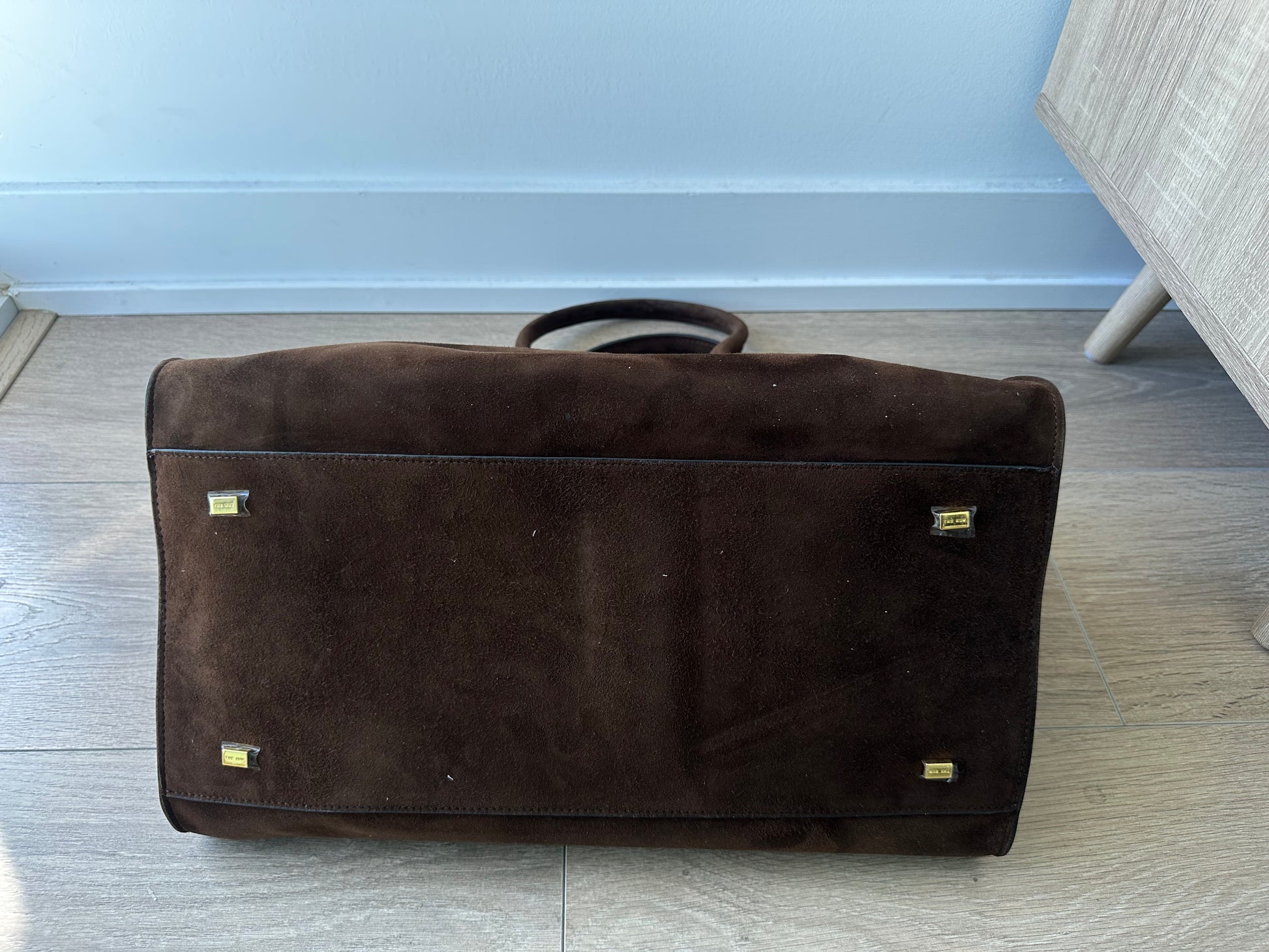 THE ROW SOFT MARGAUX 17 BAG IN SUEDE - Private property 