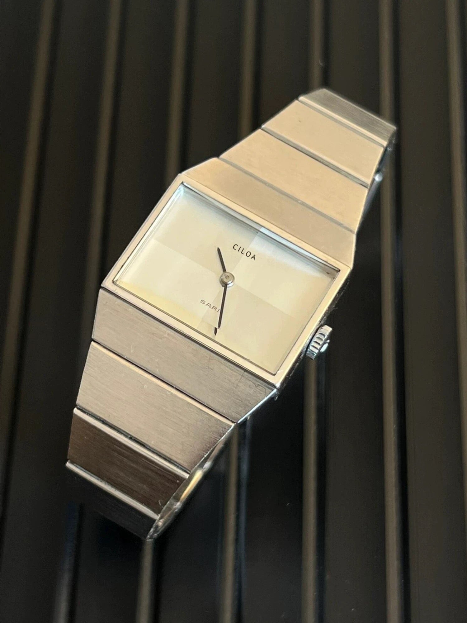 Minimal watch - Private property 