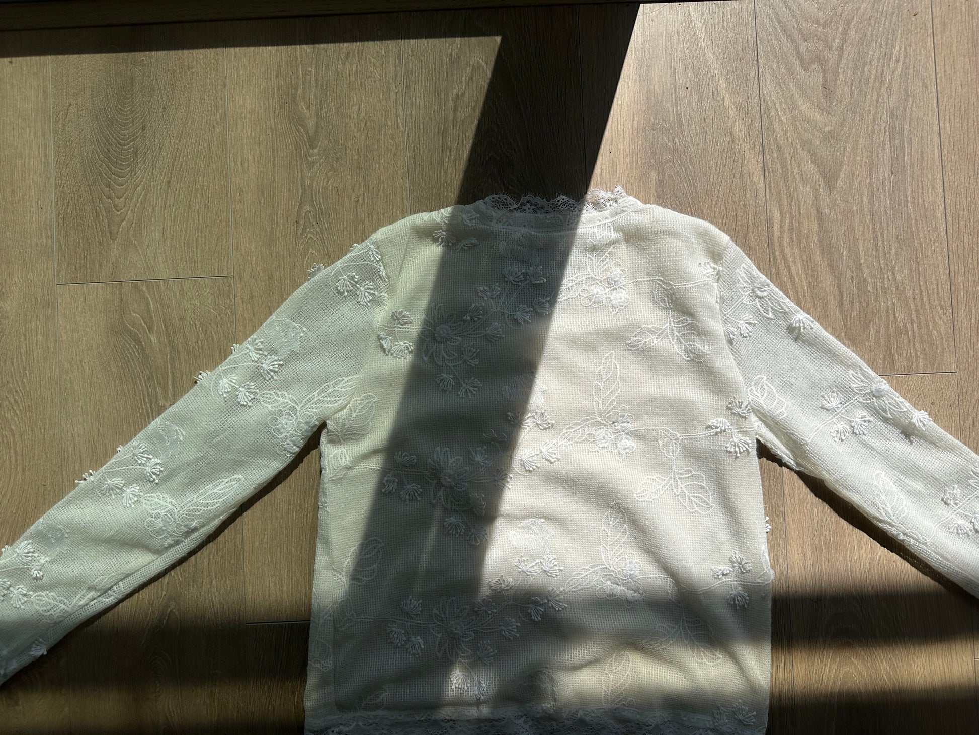White floral button up shirt - Private property 