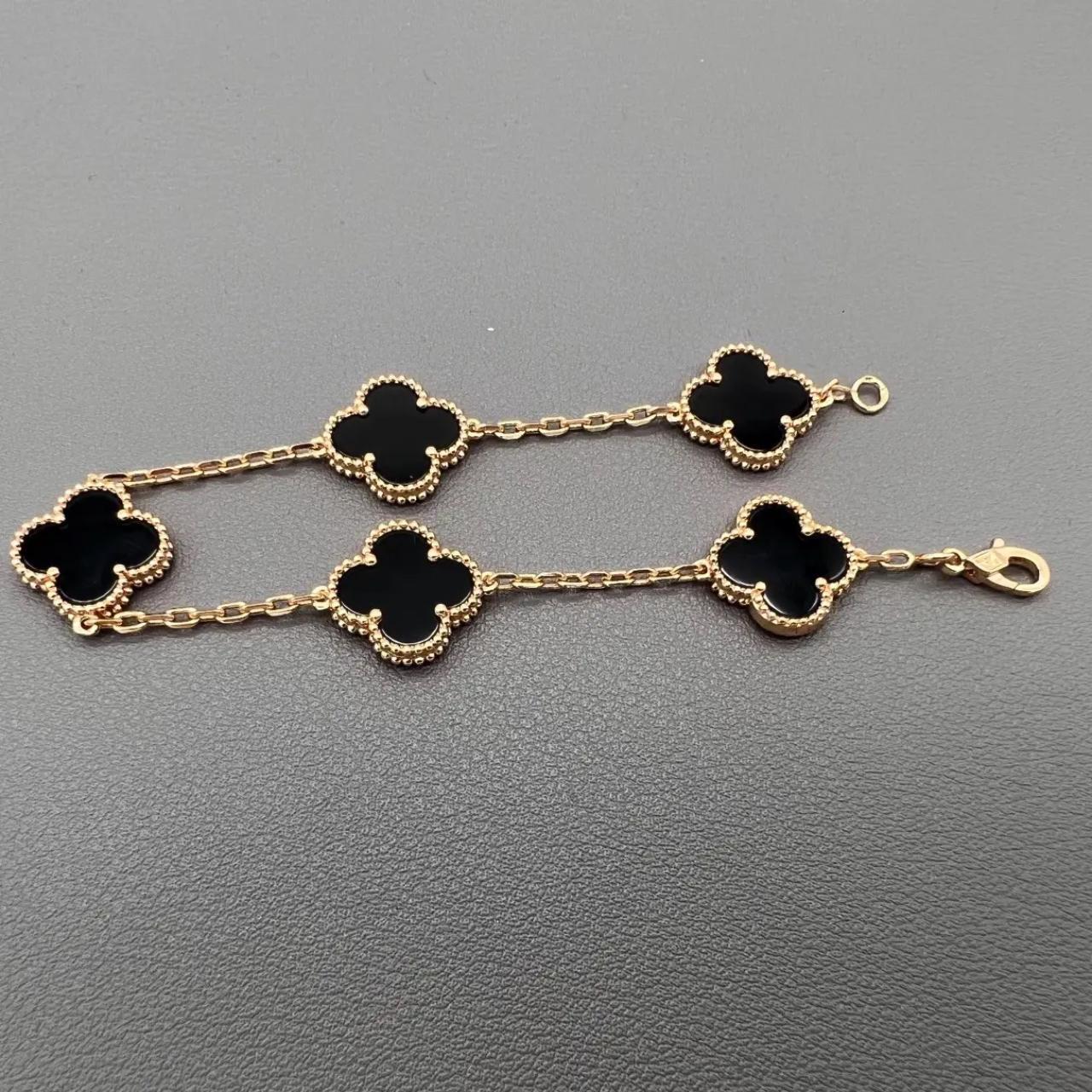 Van Cleef & Arpels Women's black gold Jewellery - Private property 