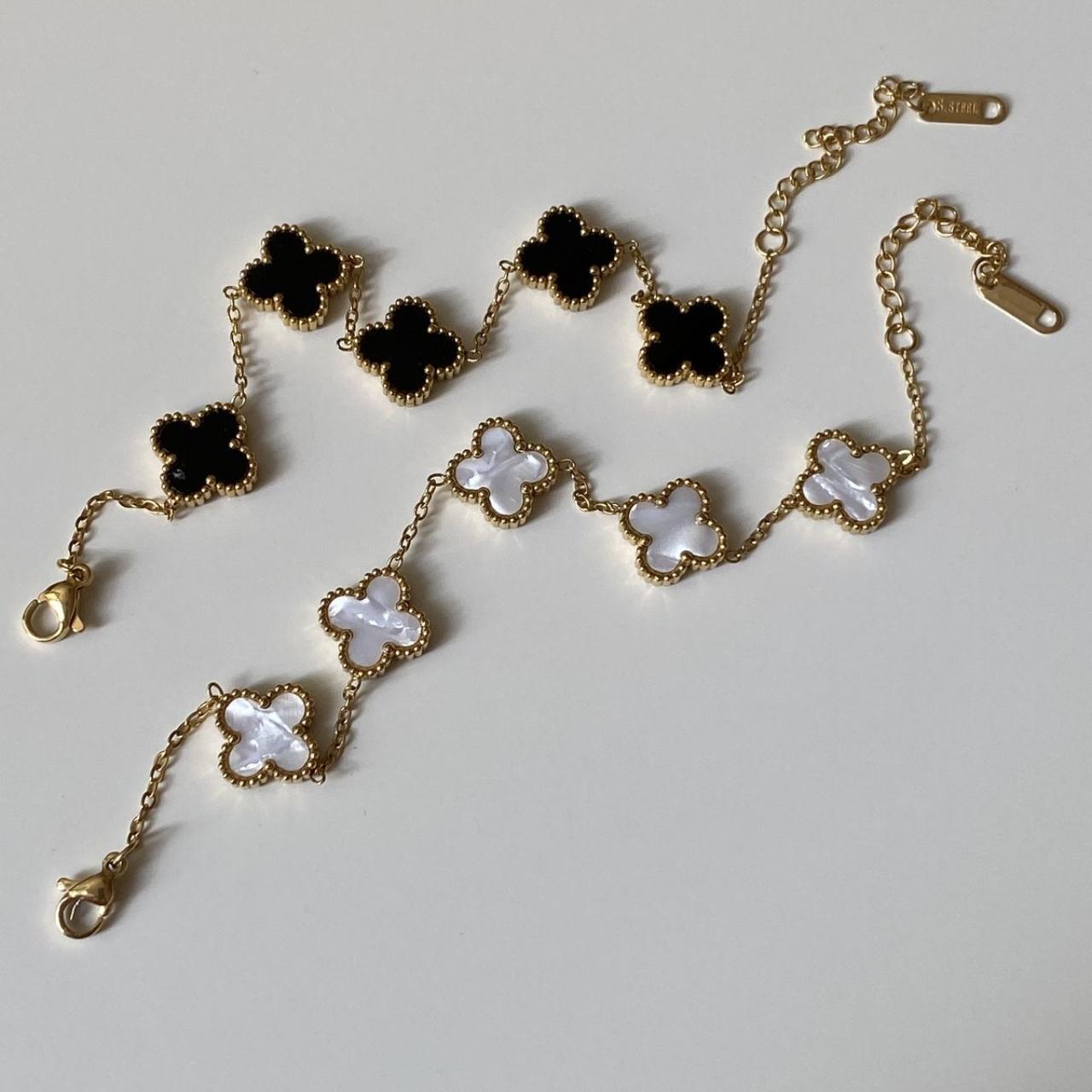 Van Cleef & Arpels Women's gold white Jewellery - Private property 