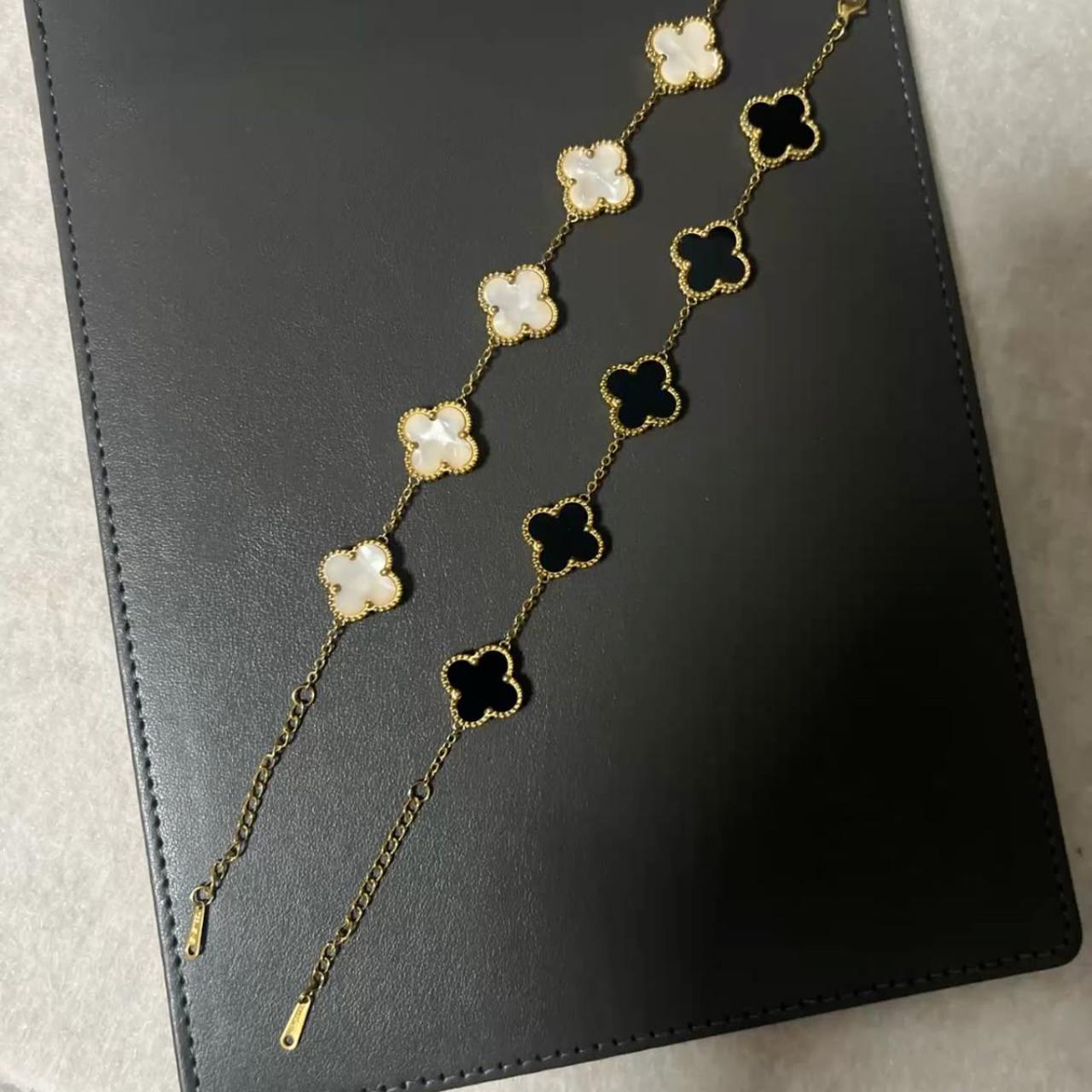 Van Cleef & Arpels Women's gold white Jewellery - Private property 