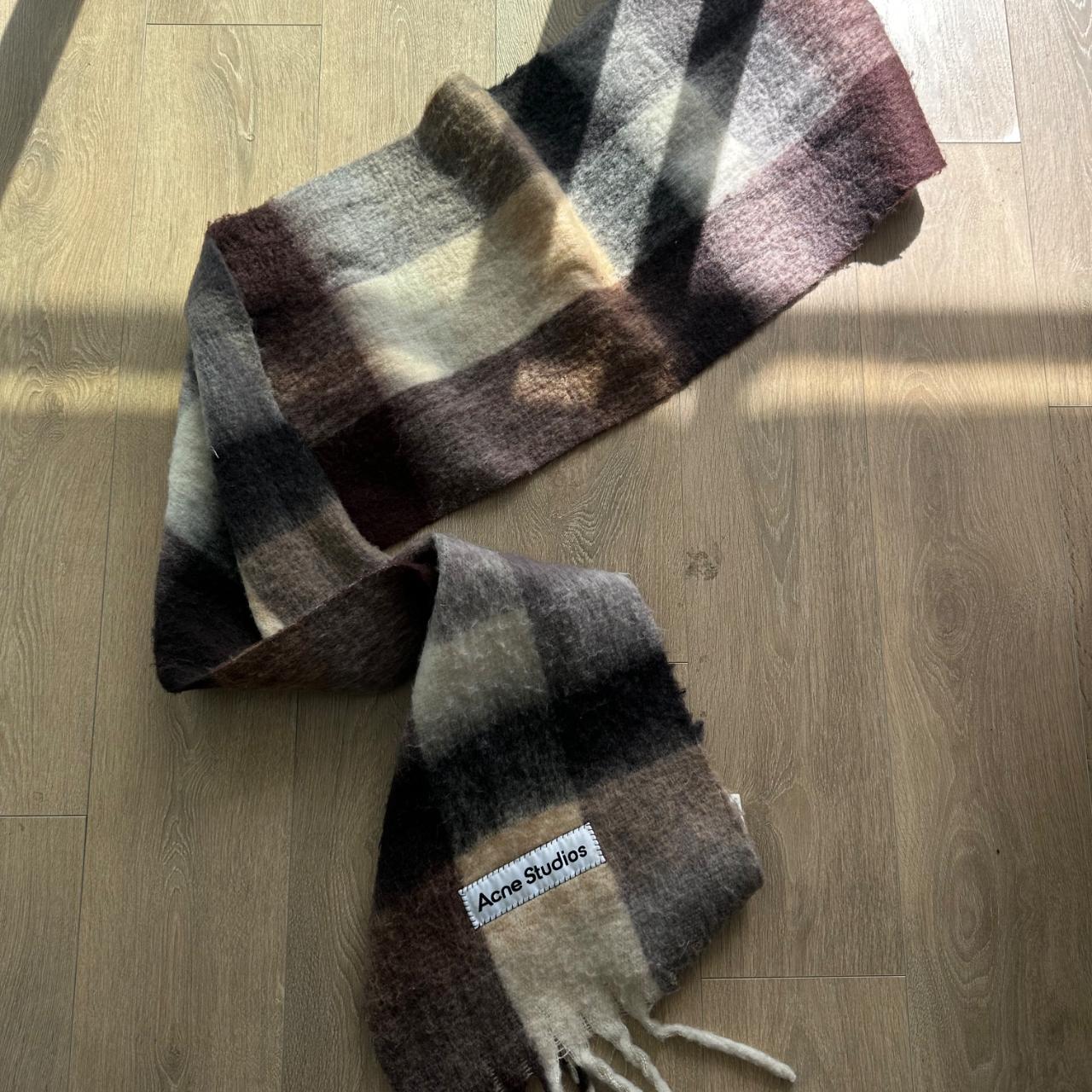 ac studio scarf